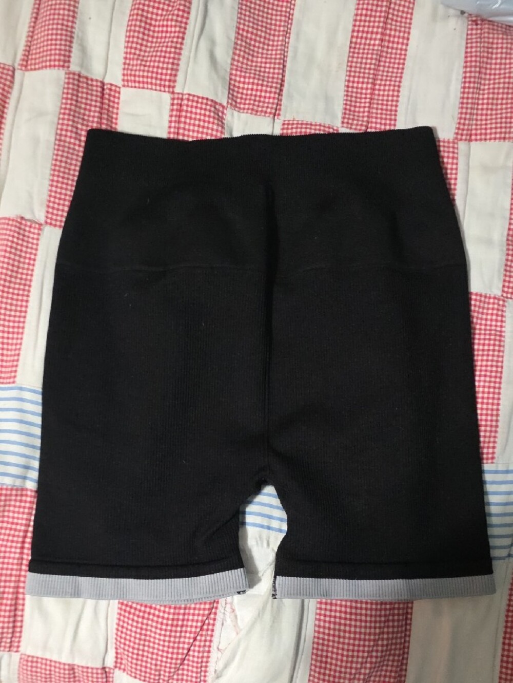 NWOT Spiritual Gangster Black Active Crop & Short Set - Picture 6 of 7